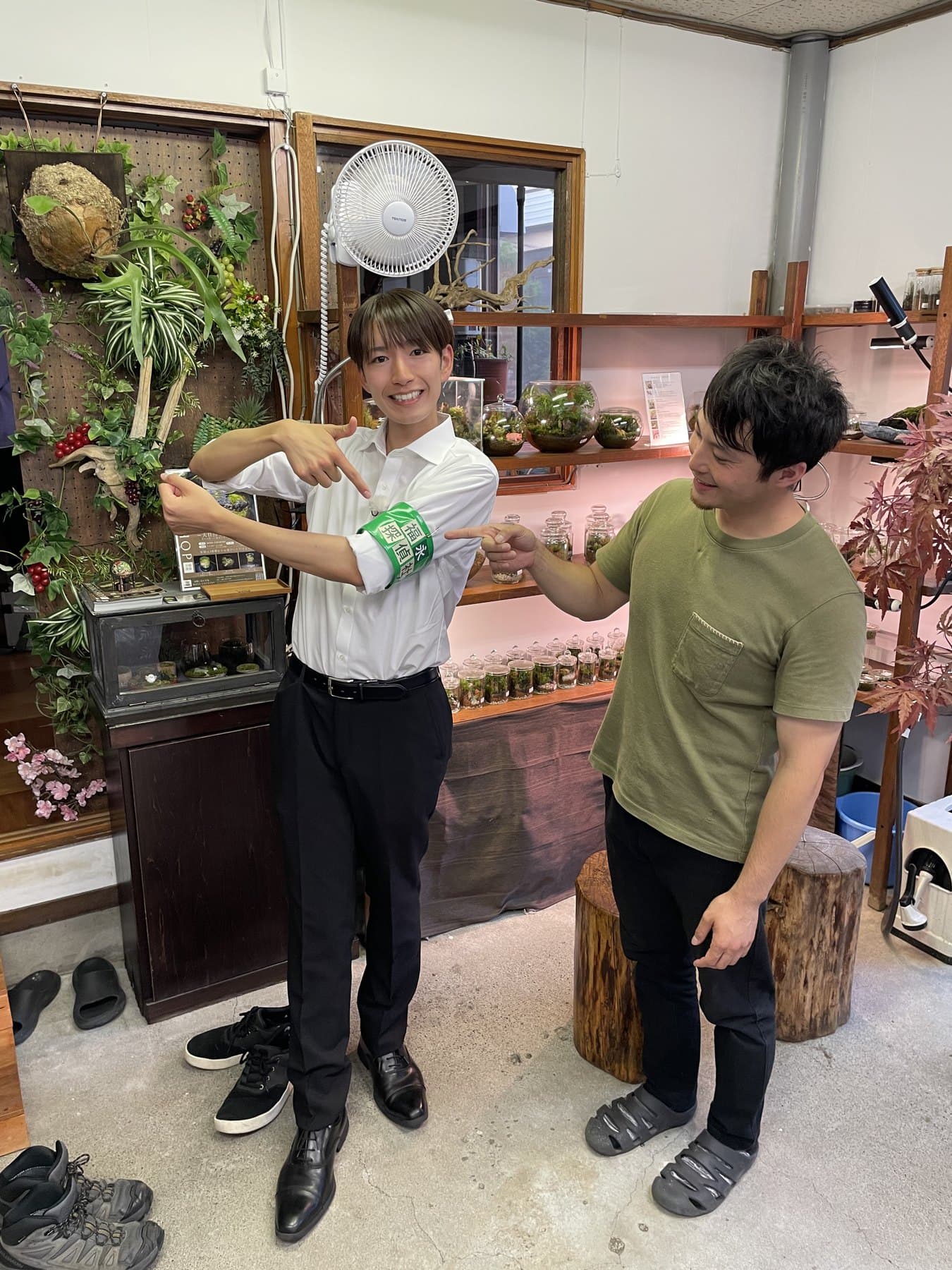 Moss Country店内でのテレビ取材記念写真